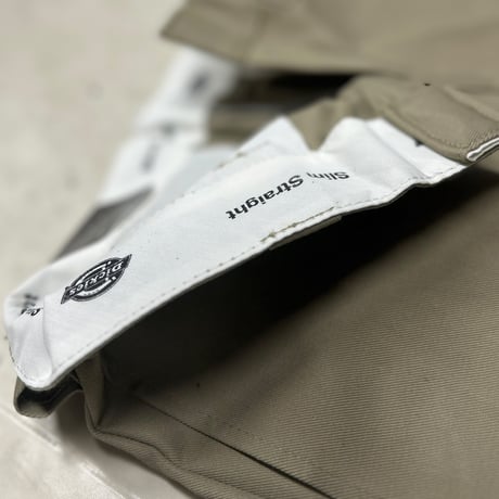 本場USAモデル Dickies ディッキーズ 873 Slim Fit Work Pants スリムフィット ワークパンツ カーキ (JNS270)