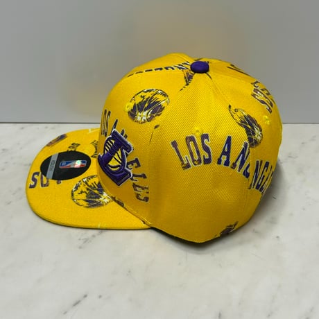 YOUTH 米国仕様 LA Lakers ロサンゼルス レイカーズ Street Hooper 総柄 スナップバックキャップ (MNC5)