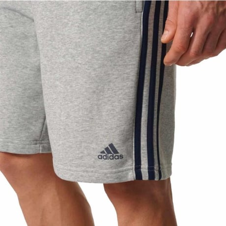 米国仕様 Adidas アディダス エッセンシャル 3ストライプ スウェット ショートパンツ グレー GYM Shorts