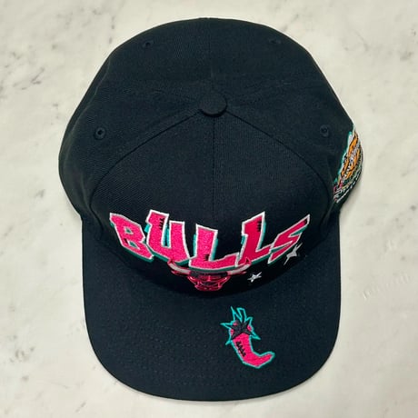USA仕様 Mitchell and Ness シカゴ ブルス Bulls Hardwood Classics Stars Select キャップ (MNC2)