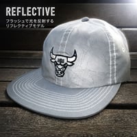 USA仕様 Mitchell and Ness シカゴ ブルス Bulls Distressed Reflective リフレクティブ キャップ (MNC10)
