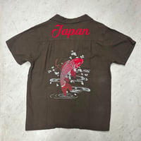 JAPAN 横須賀名物 スカシャツ 開襟シャツ 和柄 SUKA Shirts 刺しゅう 鯉 コイ KOI FISH 茶 (SKS2)