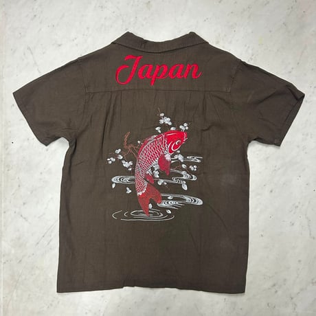 JAPAN 横須賀名物 スカシャツ 開襟シャツ 和柄 SUKA Shirts 刺しゅう 鯉 コイ KOI FISH 茶 (SKS2)