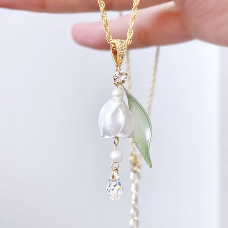 𝐋𝐢𝐥𝐲 𝐁𝐞𝐥𝐥  necklace .𓈒𓆸