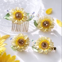 𝗦𝗵𝗶𝗻𝗶𝗻𝗴 𝘀𝘂𝗻𝗳𝗹𝗼𝘄𝗲𝗿𝘀🌻(ヘアコーム・クリップ・ブローチ・帯留め)