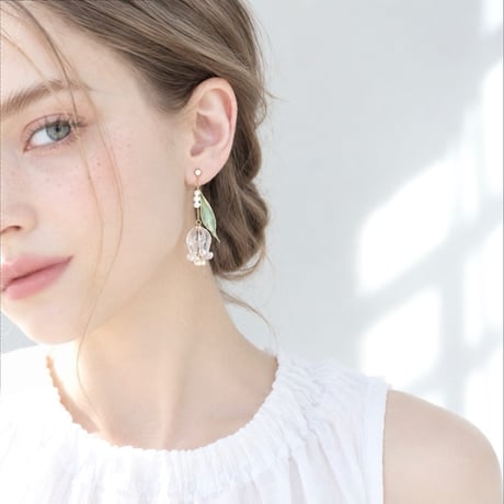𝐆𝐥𝐚𝐬𝐬 𝐋𝐢𝐥𝐲 𝐁𝐞𝐥𝐥.𓈒𓆸 pierce / earring