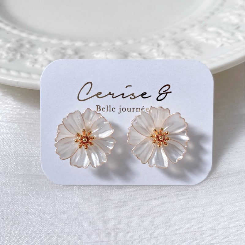 𝗖𝗼𝘀𝗺𝗼𝘀🌼𝟮𝟬𝟮𝟲 pierce / earring | Cerise &