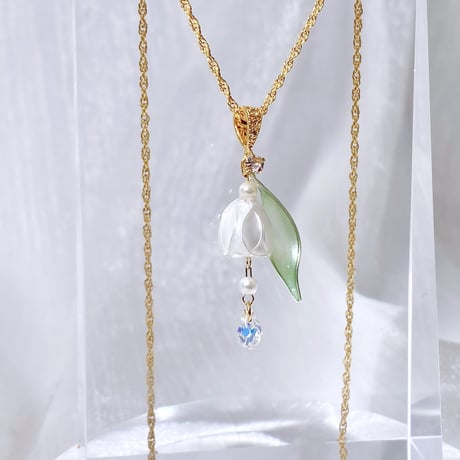 𝐋𝐢𝐥𝐲 𝐁𝐞𝐥𝐥  necklace .𓈒𓆸