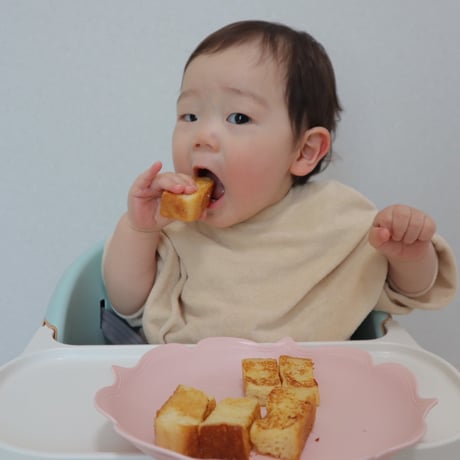11ヶ月からの　　　　フレンチトースト　6枚入　　　（※1/8カットした状態で冷凍してあります）