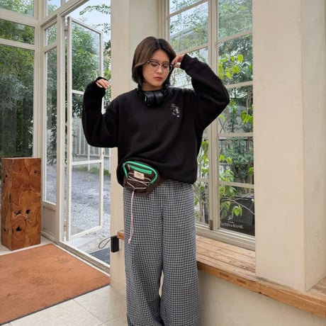 embroidery sweat 　[BLACK]　HEV-26015