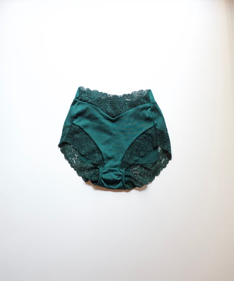 Zermatt Peco Shorts in Forest Green