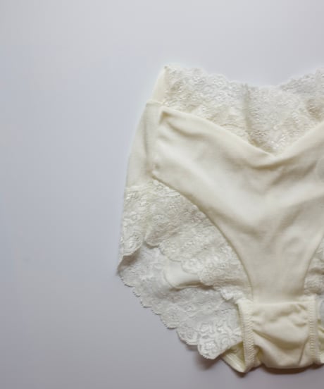 Zermatt Peco Shorts in Ivory