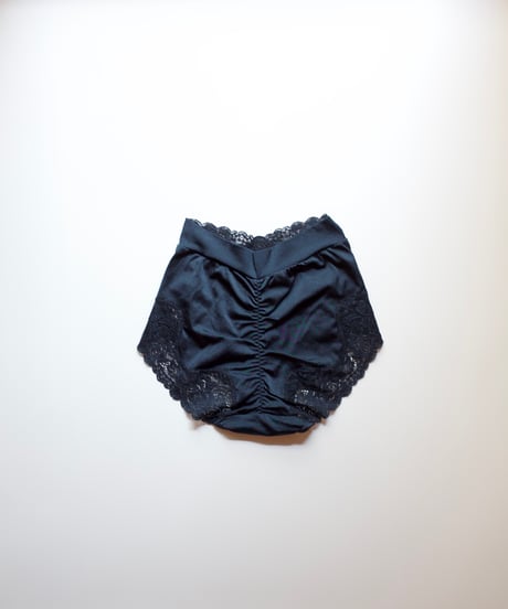 Pecoさん Shorts in Dark Navy