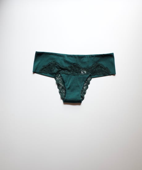 Zermatt Emma Shorts in Forest Green