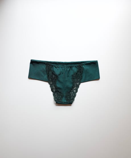 Zermatt Emma Shorts in Forest Green