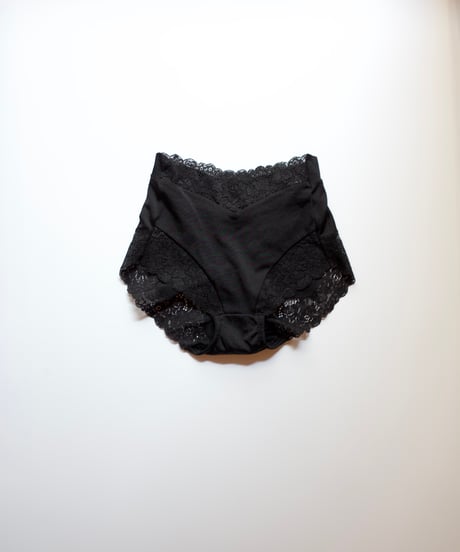 Zermatt Peco Shorts in Black