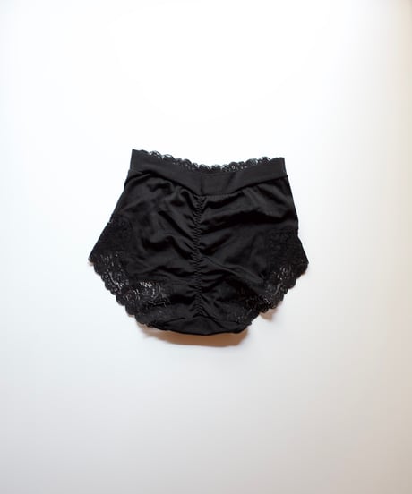 Zermatt Peco Shorts in Black