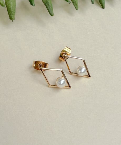 Rhombus Pearl Pierce / ひし形パールピアス