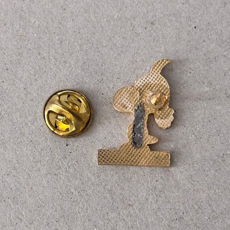 snoopy pin ski YLLÄS