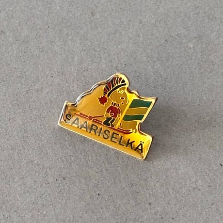 snoopy pin ski saariselka
