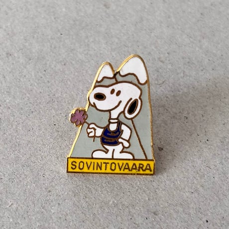 snoopy pin / sovintovaara