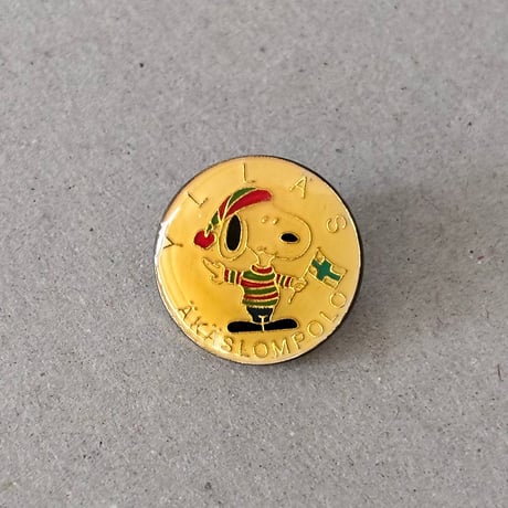 snoopy pin / YLLÄS äkäslompolo