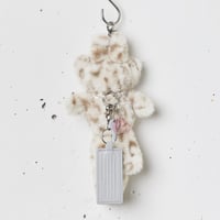 queue BABY peluche key chain / SI26A0216（60）white  leopard