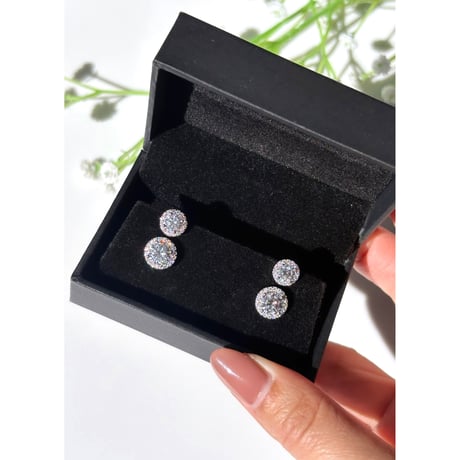 ハイカーボンダイヤモンド 0.5ct+メレストーン ピアスorイヤリング