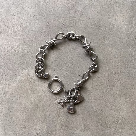 charm bracelet⋆˚ ꣑ৎ ｡⋆ -bear-