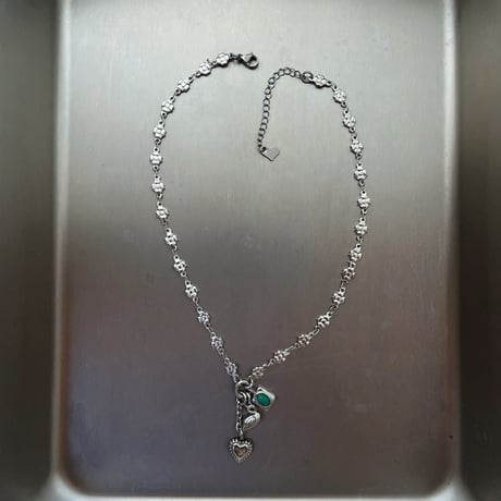 flower chain necklace ⋆₊ ೃ✦☯︎
