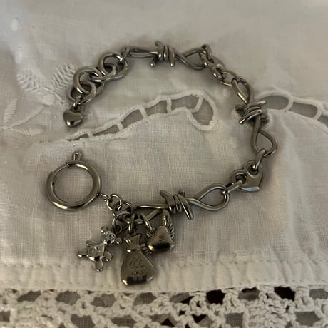 charm bracelet⋆˚ ꣑ৎ ｡⋆ -bear-