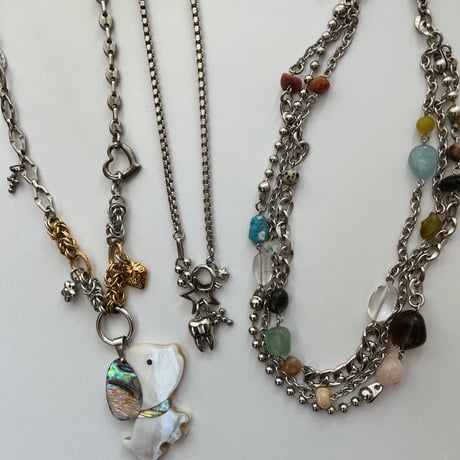 triple gemstone necklace✩₊ ༘𖤐˒˒*