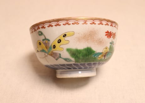 明治前期色絵花と蝶図通り物蒸茶碗