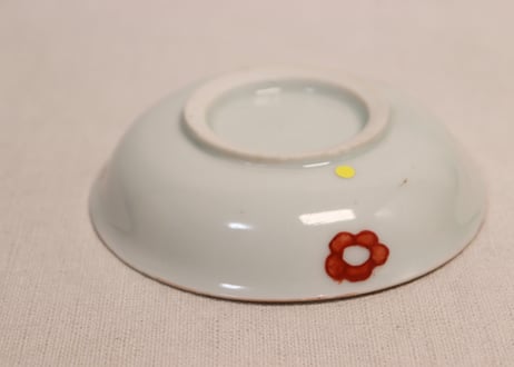 明治前期色絵桃と牡丹図小皿③高台ホツ