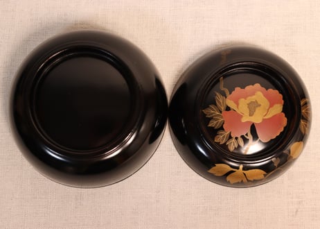 総黒蒔絵牡丹図菓子椀①