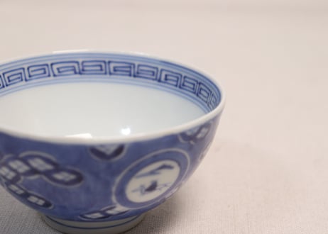江戸幕末染付丸窓と七宝散らし図蓋茶碗