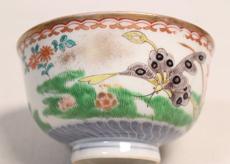 明治前期色絵花と蝶図通り物蓋茶碗②窯傷,フリモノ
