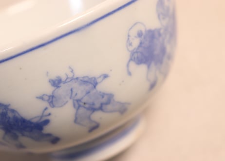 明治後期～大正銅判布袋様と唐子図蒸茶碗②高台ホツ
