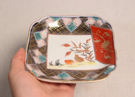 明治前期色絵鶉と幾何学文図角皿