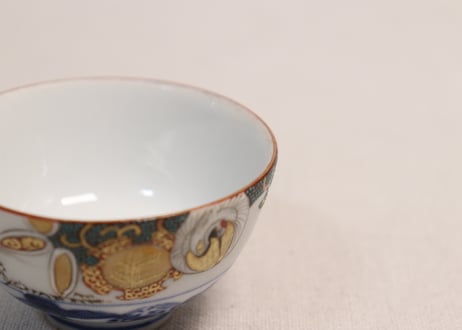 明治後期～大正九谷焼色絵鶴丸と松竹梅図煎茶碗