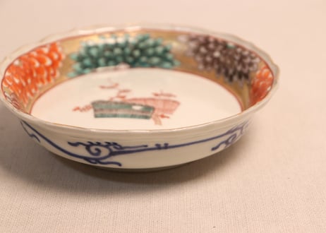 明治前期色絵芝垣と菊図なます皿②釉剥げ
