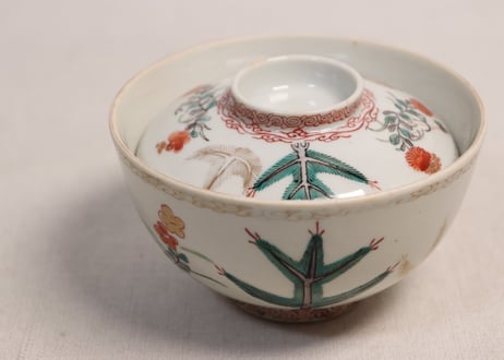 江戸中期色絵若松と草花に鈴虫図蓋茶碗①金彩擦れ