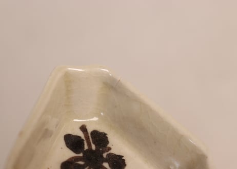 大正～昭和戦前織部焼花と菱文図菱形醬油小皿②かたつき