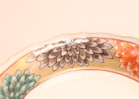 明治前期色絵芝垣と菊図なます皿②釉剥げ