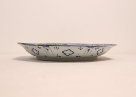 江戸後期染付窓絵と幾何学文図八角皿②小ホツ
