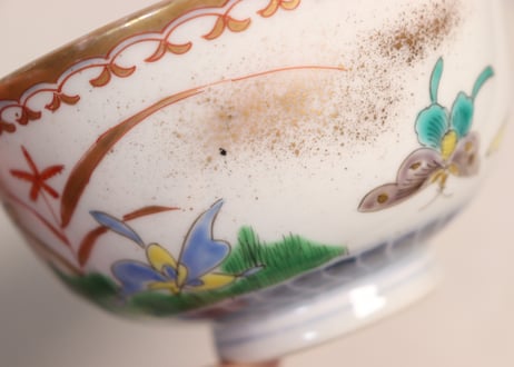 明治前期色絵花と蝶図通り物蓋茶碗①