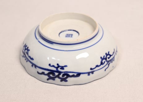 明治前期染付麒麟と微塵唐草図通り物なます皿②膨れ,ノミホツ
