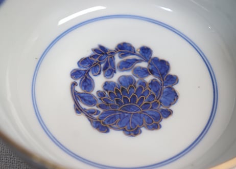 江戸後期色絵花と梅に鶯図大蓋茶碗　変色有り