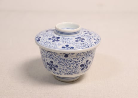 明治前期染付梅花と唐草図つぼ碗