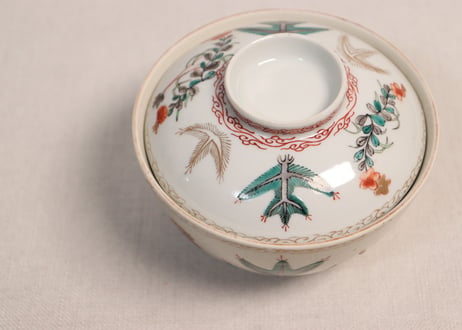 江戸中期色絵若松と草花に鈴虫図蓋茶碗②金彩擦れ